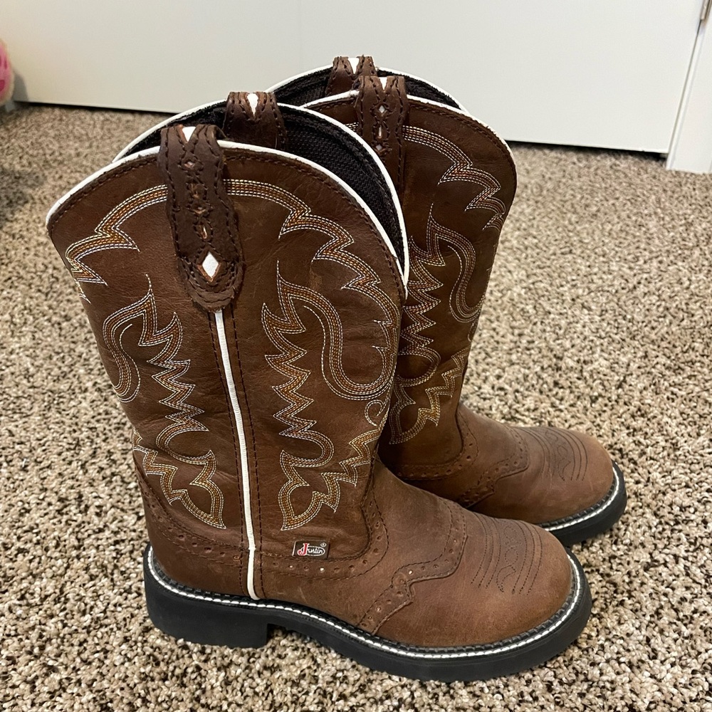 Justin Gypsy boots